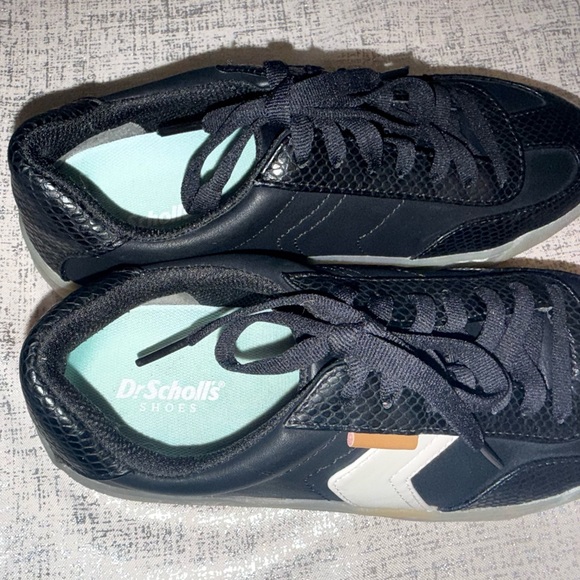 Dr. Scholl's Women's Time Off Win Platform Sneakers - Picture 10 of 16